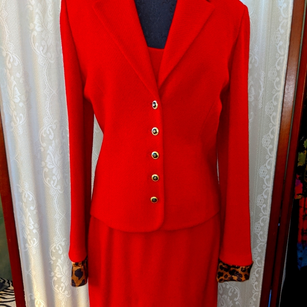 St John 3-piece knit suit excellent quality.